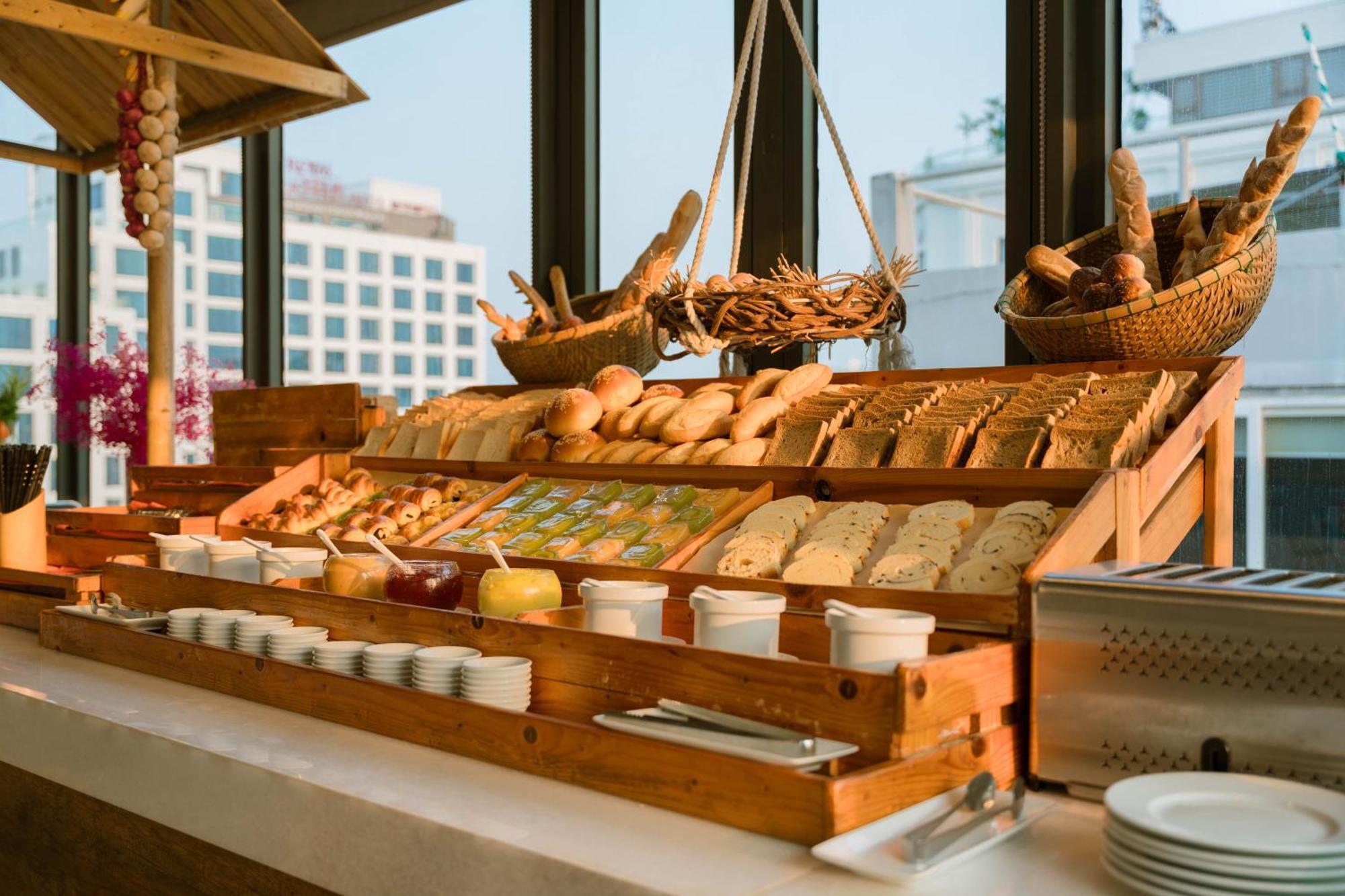 Grand Sunrise Boutique Hotel Дананг Экстерьер фото
